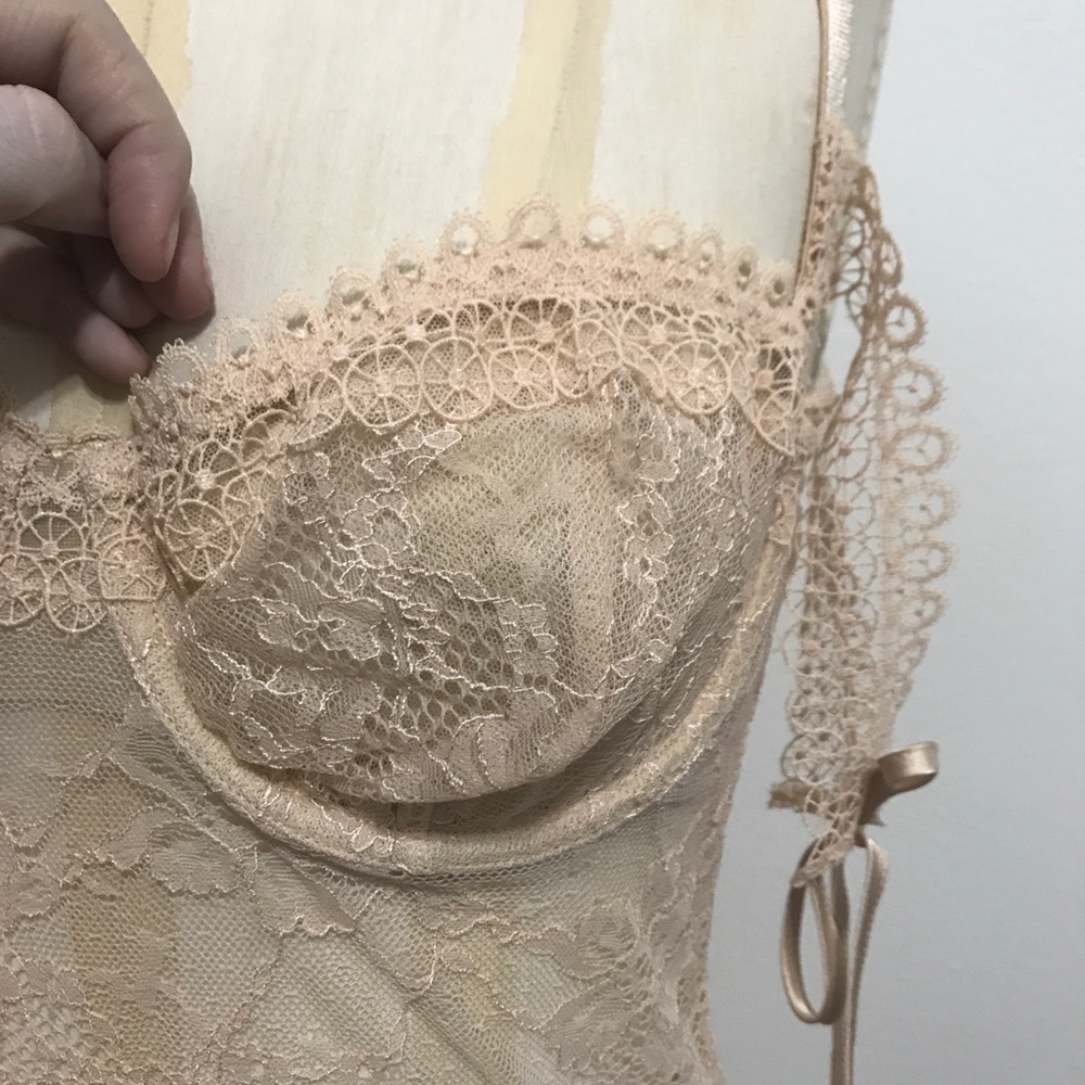 VS Gorgeous Lace off the Shoulder Teddy! - Picture 5 of 8